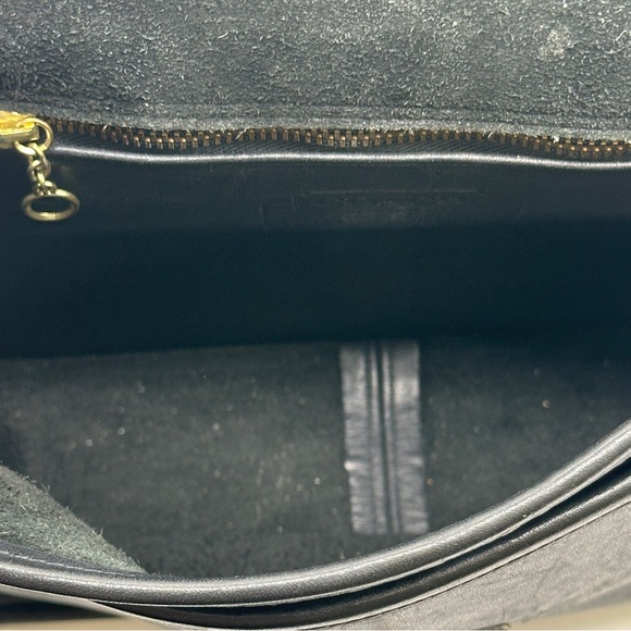 Coach Vintage Willis Bag # 9923. - Picture 7 of 7